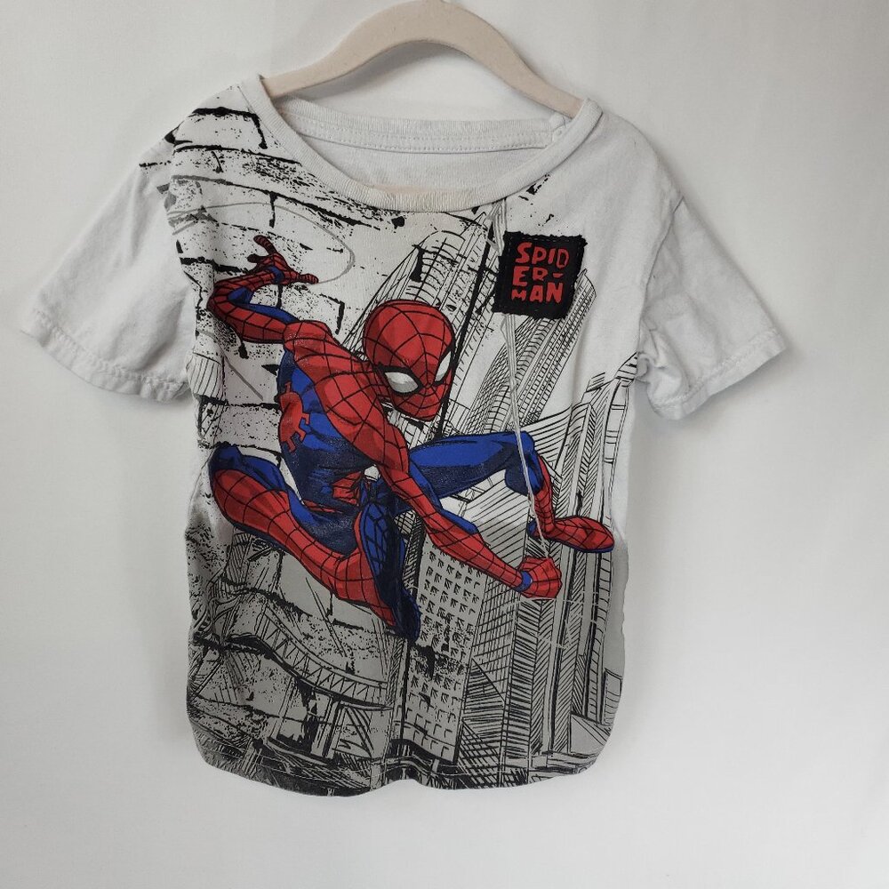 Vintage Marvel Boys Spiderman White Tshirt Short Slv Spiderman City Scene Sz 6